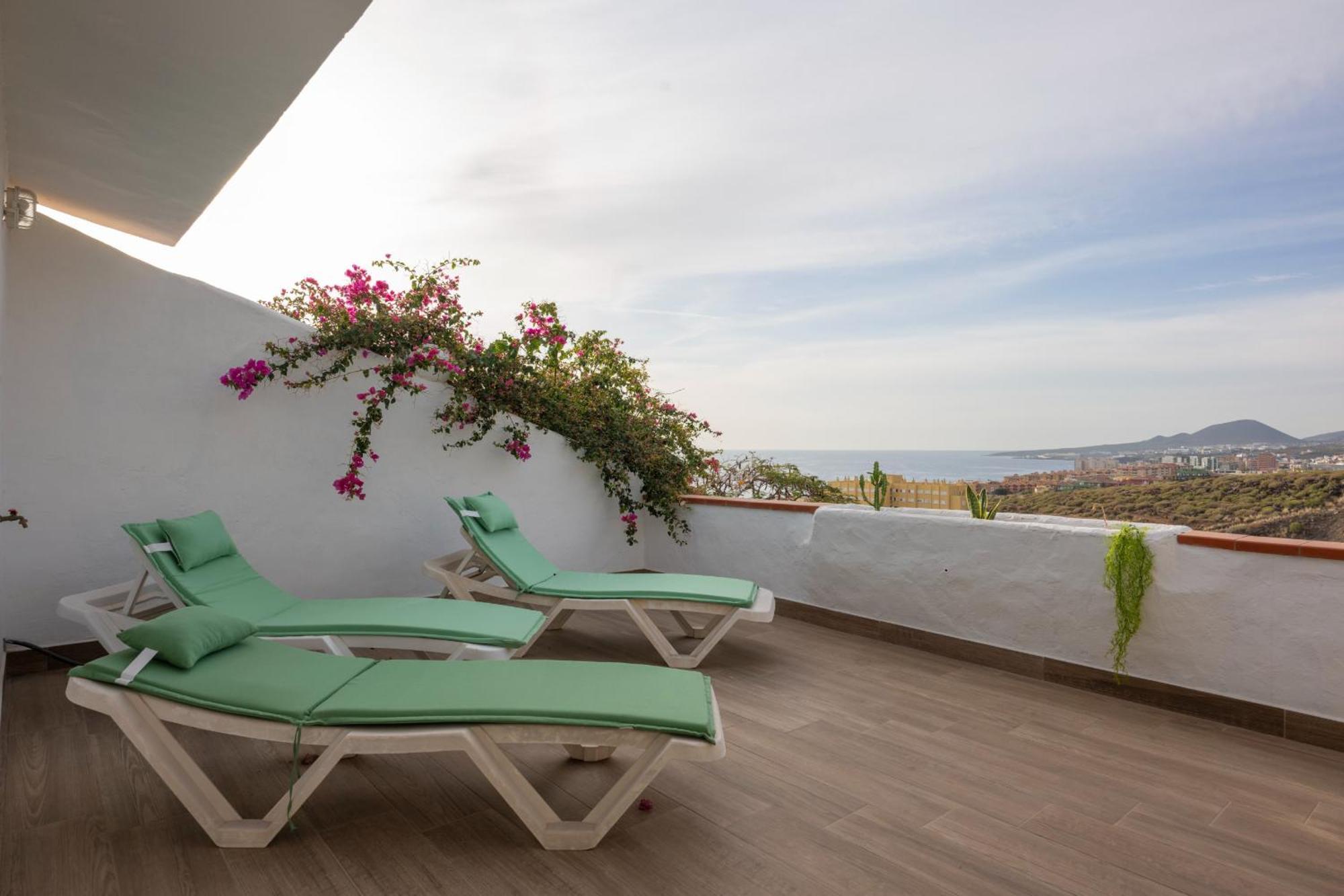 הוילה קנדלריה Calala House With Huge Terrace מראה חיצוני תמונה